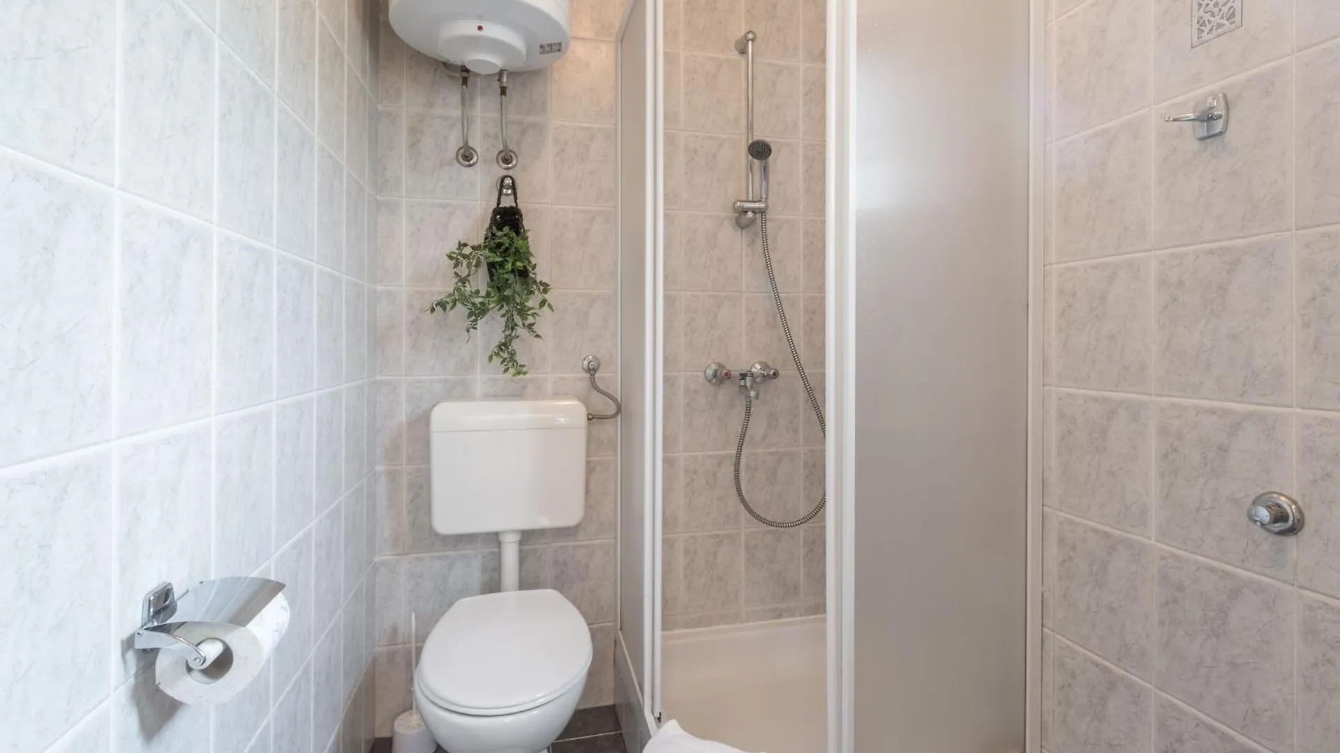 Ferienwohnung Marea 2 Mit Pool, 200M Vom Strand Porec