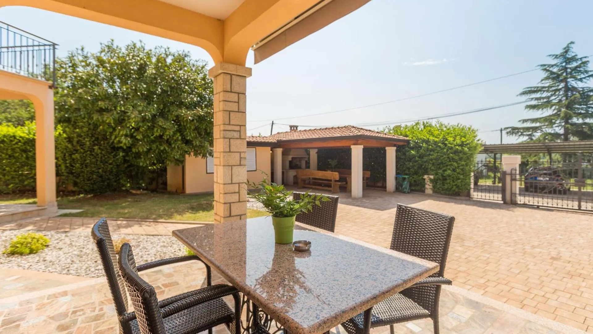Ferienwohnung Marea 2 Mit Pool, 200M Vom Strand Porec Apartment