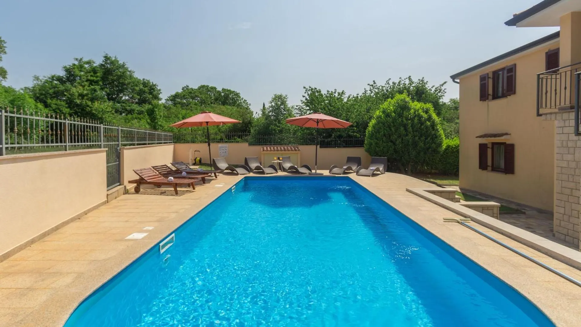 Ferienwohnung Marea 2 Mit Pool, 200M Vom Strand Poreč Apartament